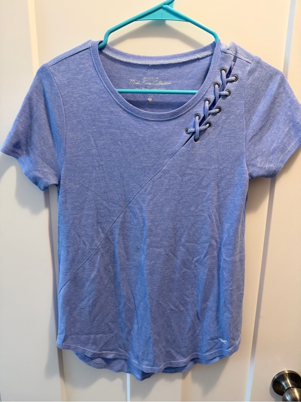 Hollister Periwinkle Lace-Up Shoulder Tee XS